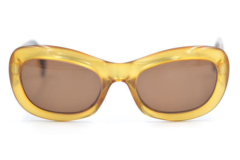 Christian Dior 2974 vintage sunglasses. Dior sunglasses. Women's Dior sunglasses. Gold cat eye sunglasses. Women's designer sunglasses. 