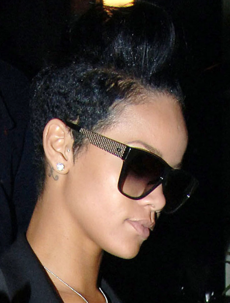 Rhianna wearing Christian Dior 2565 vintage sunglasses. Rhianna Sunglasses. 